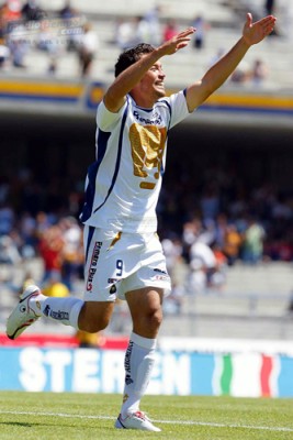 El paraguayo Dante López fue el autor del segundo gol de Pumas.