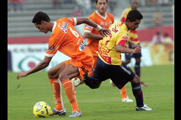 Partido peleado entre Jaguares y Monarcas