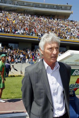 Pekerman debutó con los Tigres en el Clausura 2009.