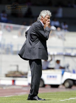 Pekerman se presentó como técnico de Tigres con una derrota.