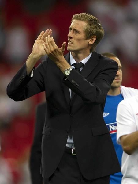Peter Crounch regresó al cambio de traje