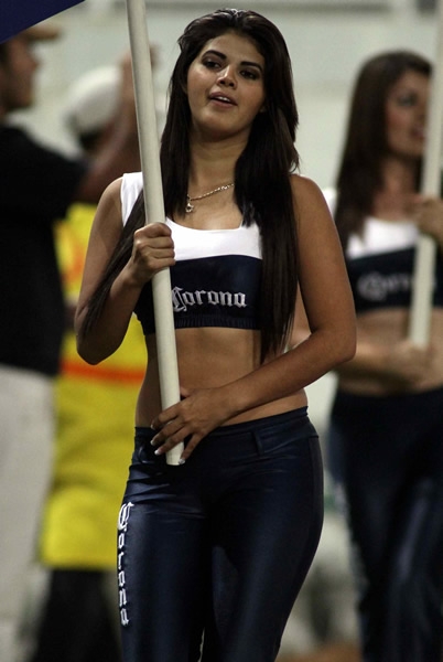 Poniendo el ambiente en el estadio