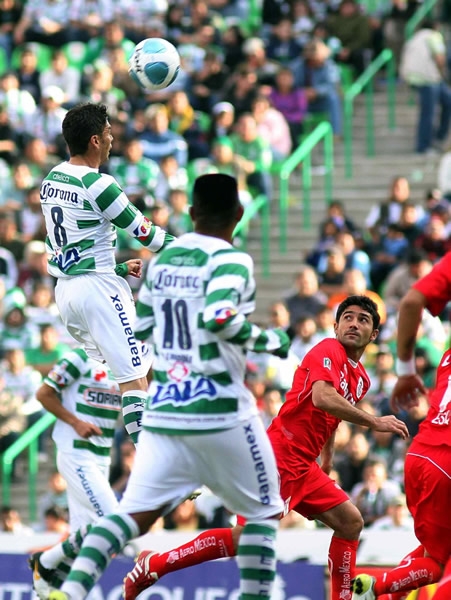 Postal aerea en el partido Santos-Toluca