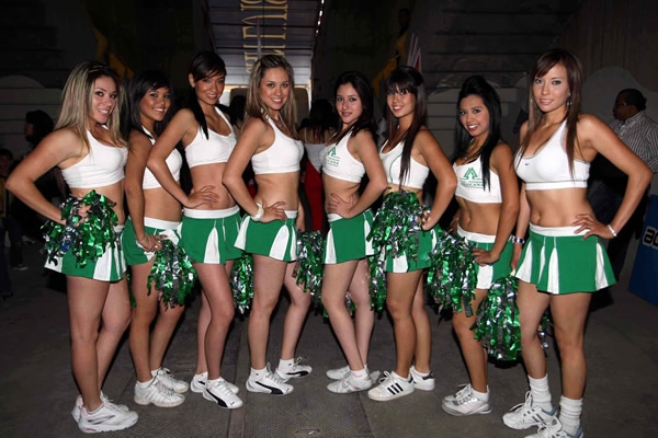 Preciosas edecanes en el Alfonso Lastras