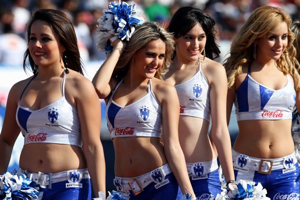 Preciosas mujeres regias