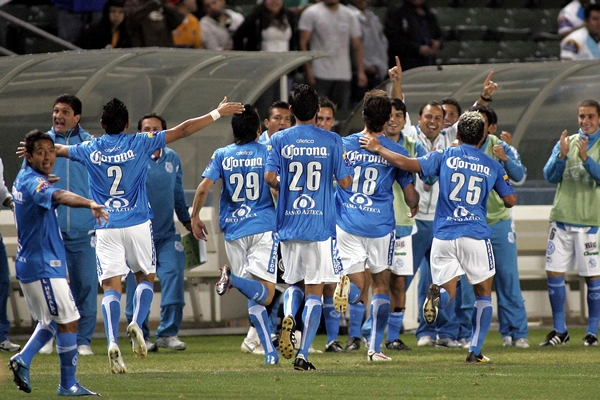Puebla abrió los cartones al minuto 5.