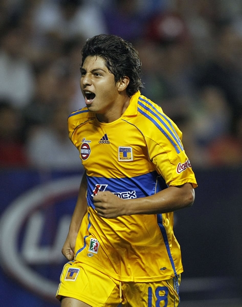 Pulido festeja su gol.