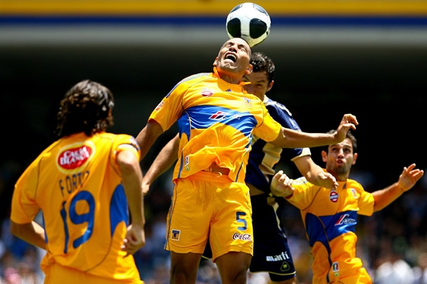 Pumas 1-2 Tigres... Duelo de fieras
