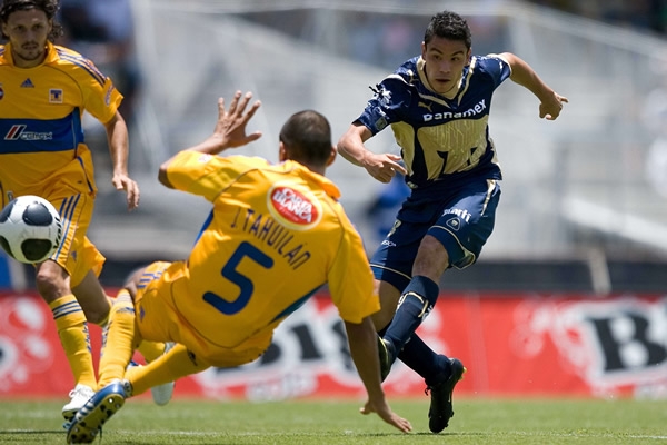 Pumas 1-2 Tigres... Duelo de fieras
