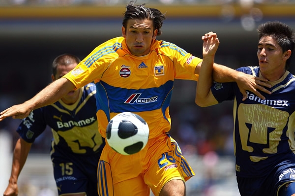 Pumas 1-2 Tigres... Duelo de fieras