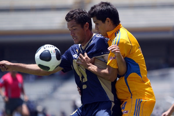 Pumas 1-2 Tigres... Duelo de fieras