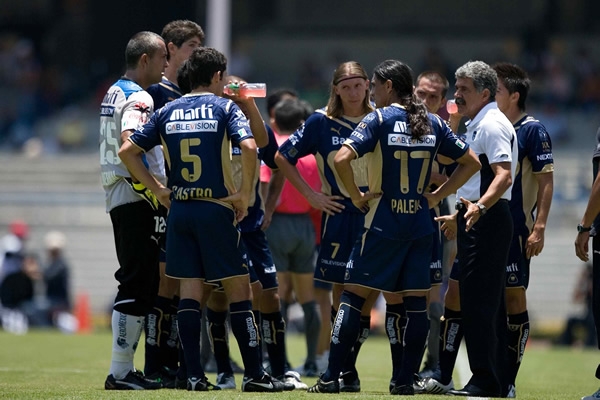 Pumas 1-2 Tigres... Duelo de fieras