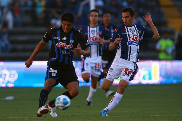 Querétaro junadole del tú a tú a los Tuzos