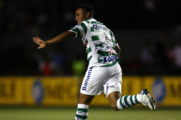 Quintero hizo el tercero para el festín de Santos.