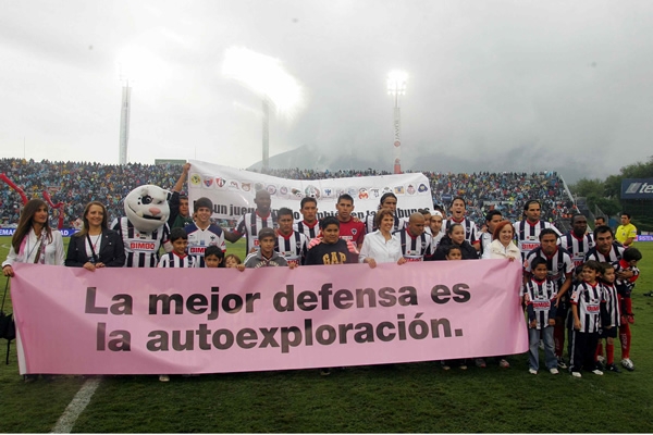 Rayados posa para las cámaras antes del partido