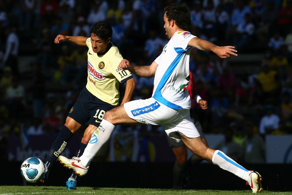 Reyna es un constante peligro por la banda.