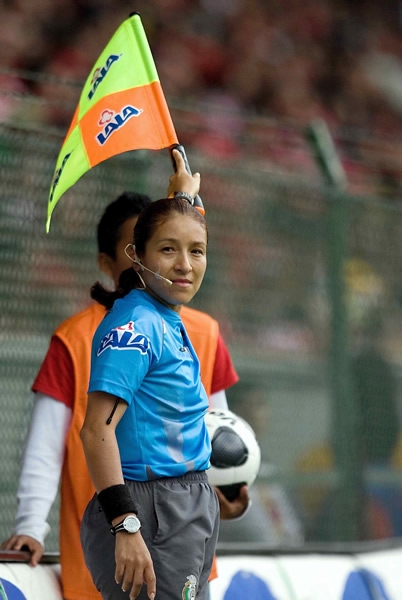 Rita Muñoz estuvo de Árbitro Asistente