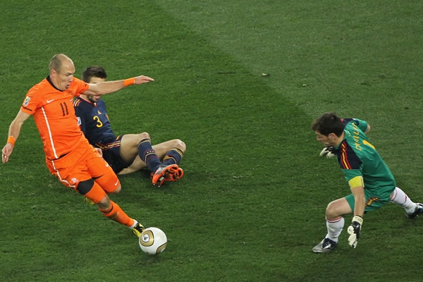 Robben tuvo para matar.