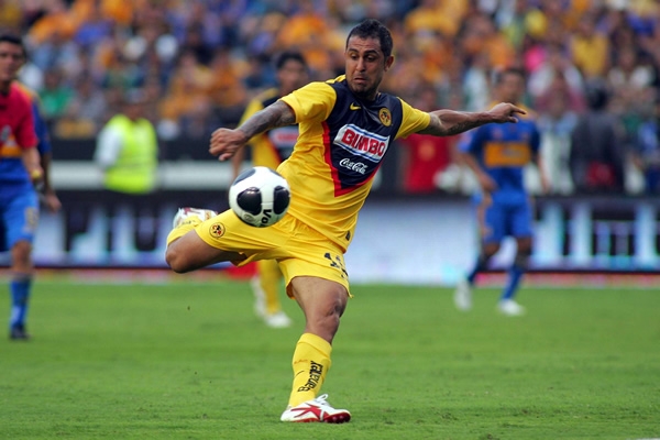 Rolfi lo intentó, pero no pudo marcar en este partido