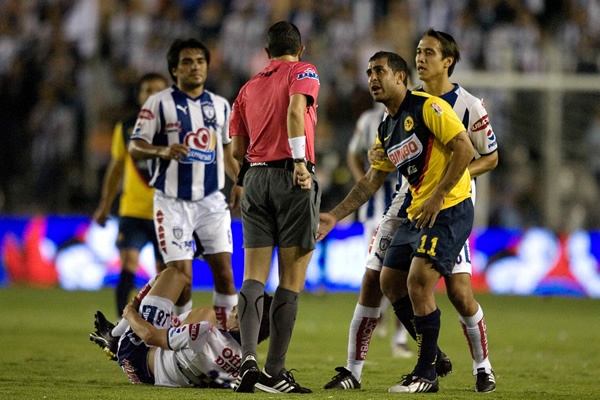 Rolfi se fue expulsado