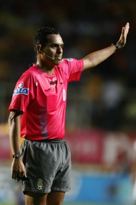 Román Medina, silbante del partido.