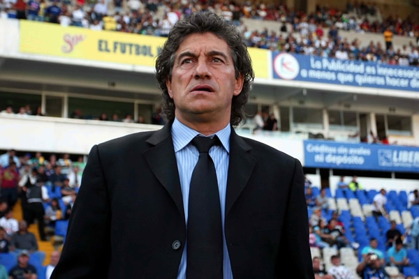 Romano observando a sus Guerreros