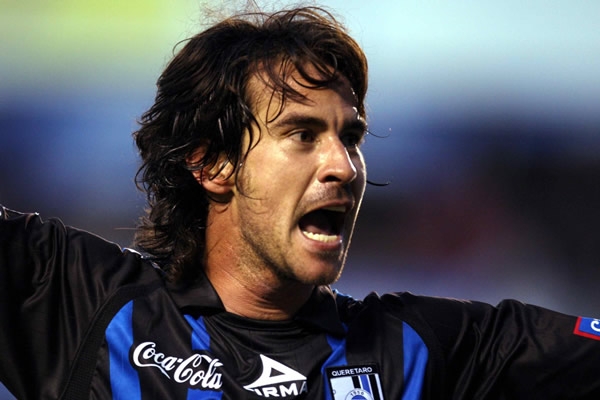 Romo falló un penal pero al 88 empató el partido