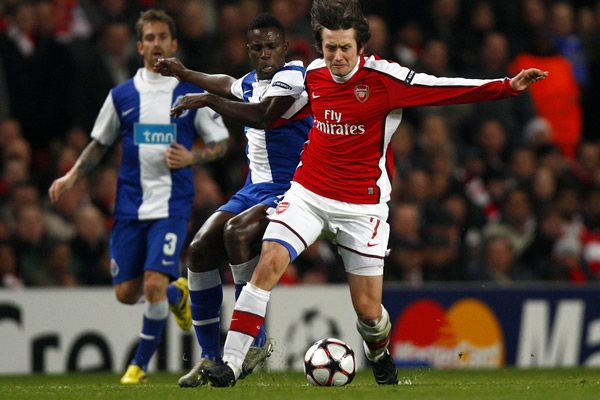 Rosicky no logra quitarse la marca.