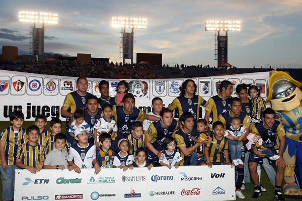 San Luis se toma la tradicional foto de equipo