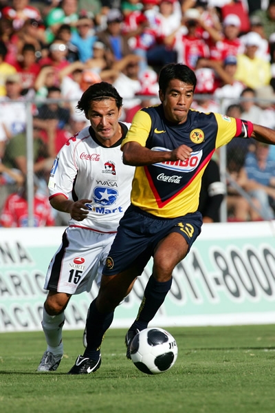 Santibáñez marca a Pardo