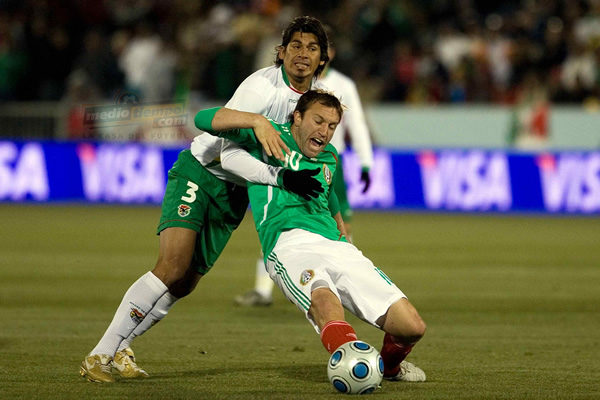 Santos Amador contiene a Vuoso lo mejor que puede.