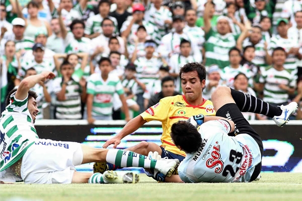 Santos supo contener a Monarcas
