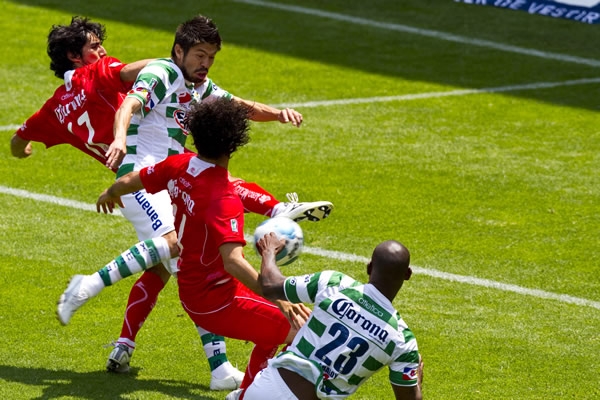 Santos tuvo el control del juego.