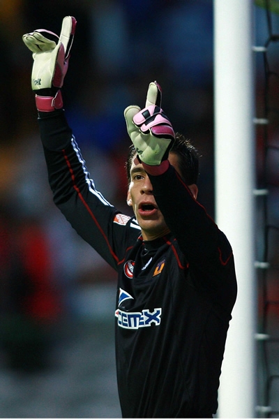 Saucedo coloca a su barrera