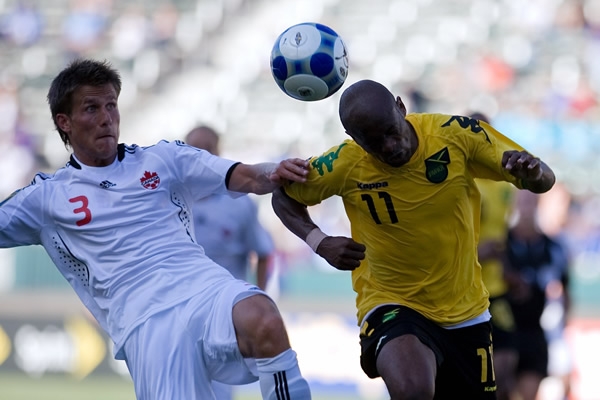 Shelton gana sobre Klukowski.