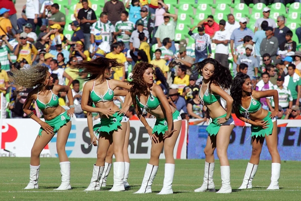 Sin embargo, las de Torreón refrescándose.