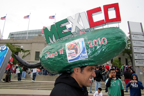 Singular sombrero de este aficionado