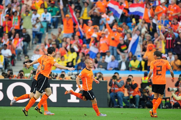Sneijder festeja el 1-0