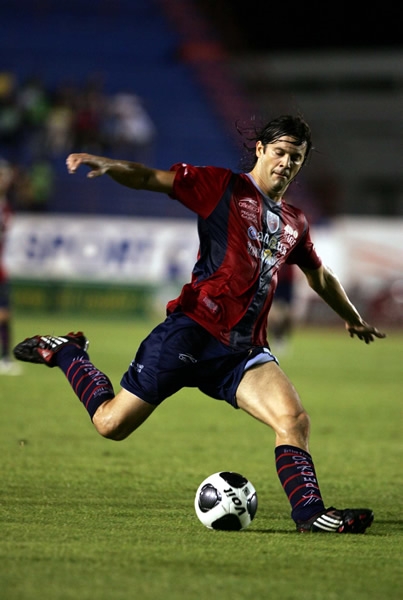 Solari intentó hacer caer la cabaña de Oswaldo