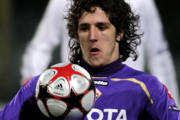 Stephan Jovetic controla de buena forma el balón.