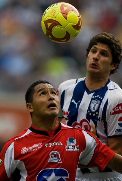 Todo el partido el Maleno y Mustafá se daban con todo.