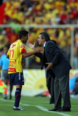 Tomás Boy da indicaciones