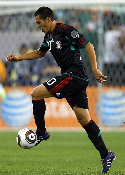 Torres se llevaba la pelota con facilidad.