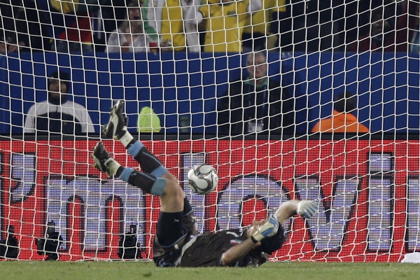 Tres goles se llevó la portería de Buffon