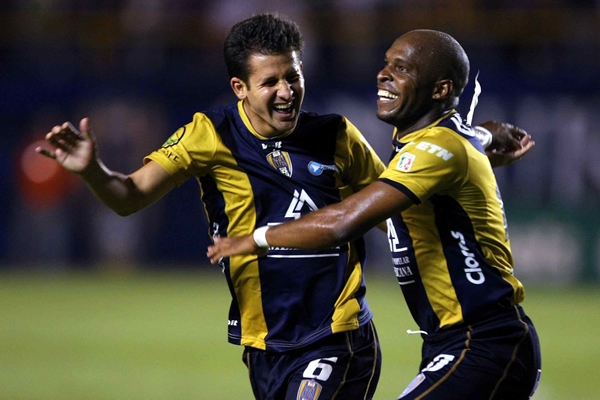 Tressor Moreno festejó su gol.