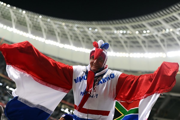 Un ave paraguaya quiere elevarse.