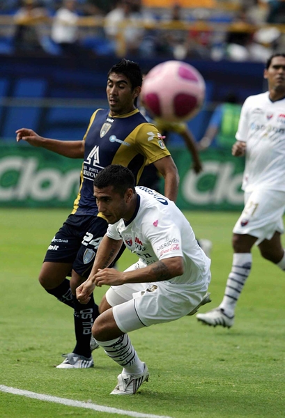 Un duelo trabado en ocasiones