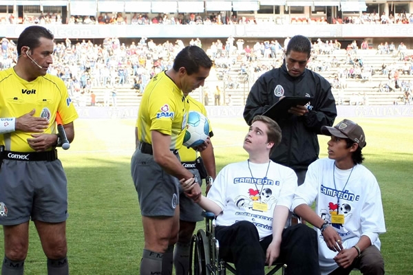 Un invitado en la cancha