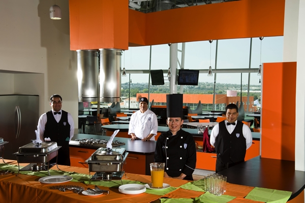 Un palacio para el futbolista y su alimentación.