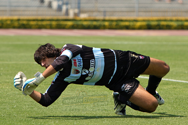Una maniobra de Federico a tiro de Morales.